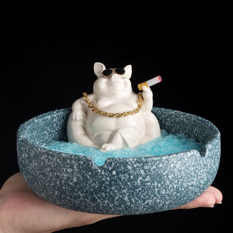 Fun Regal Pig Round Ashtray