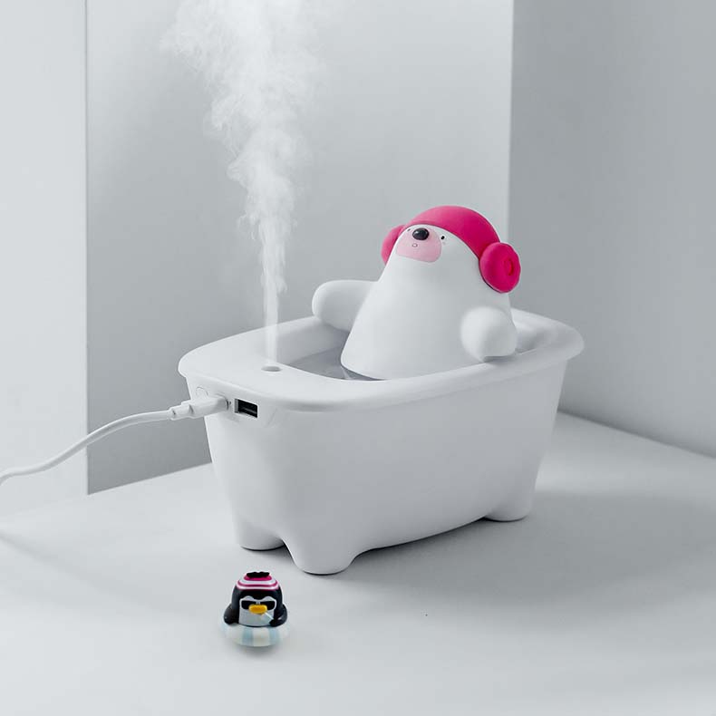 Fun Polar Bear Soak The Bathtub USB Humidifier