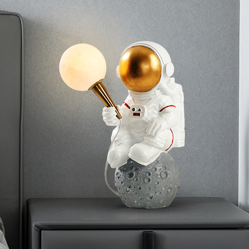 Creative Astronaut Bedroom Table Lamp Decoration Night Light