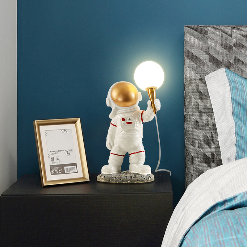 Creative Astronaut Bedroom Table Lamp Decoration Night Light