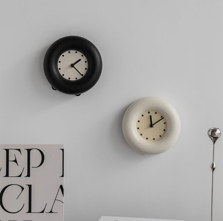 Minimalist Circular Desktop Clock