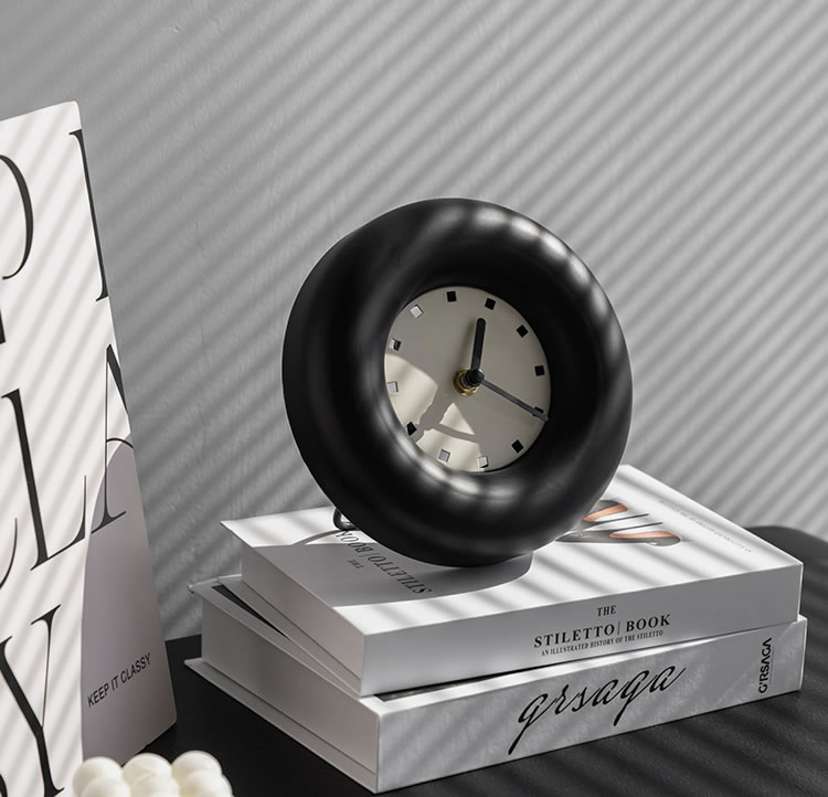 Minimalist Circular Desktop Clock